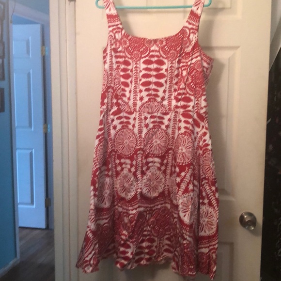 Eye catching red and white print dress - Picture 2 of 8